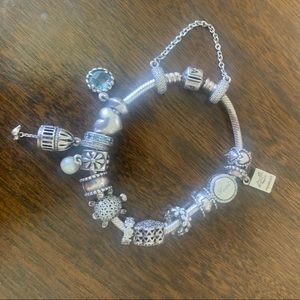 💯 authentic Pandora bracelet with charms clip and guard chain